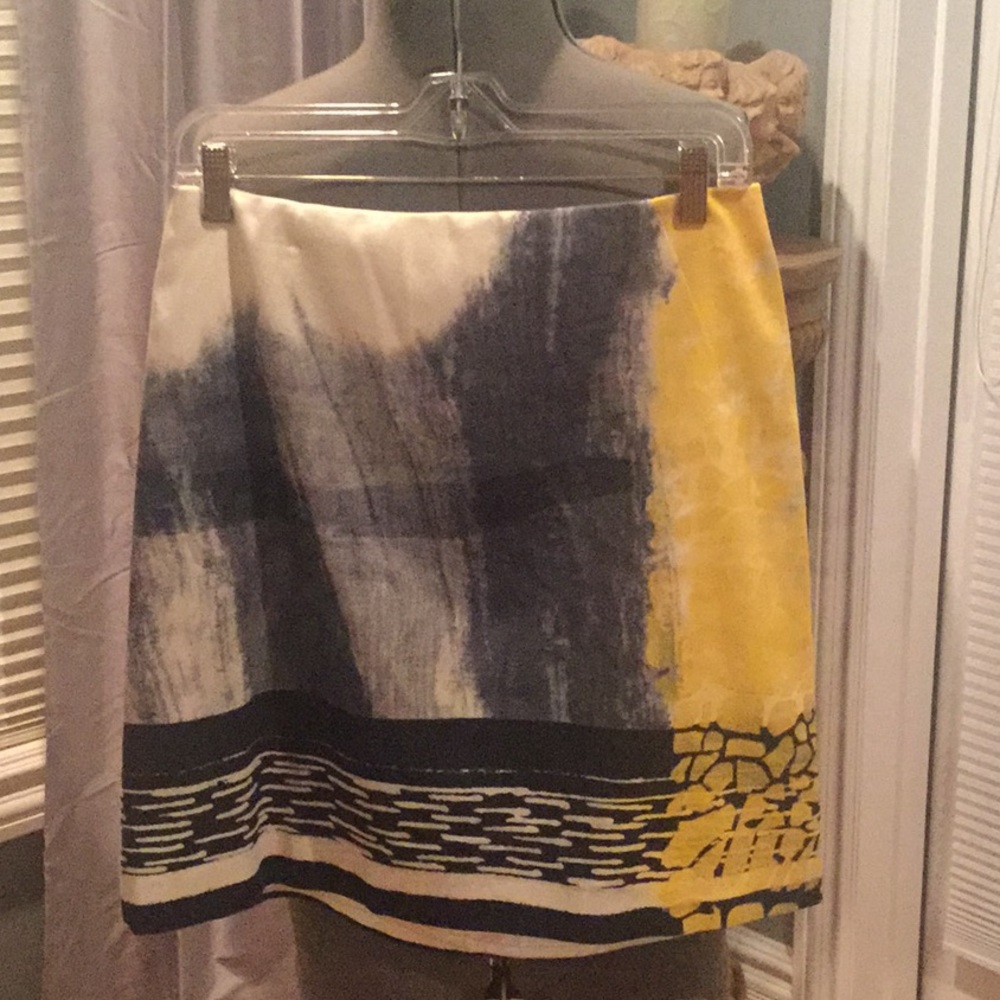 Super cute Elie Tahari fully lined skirt size 8